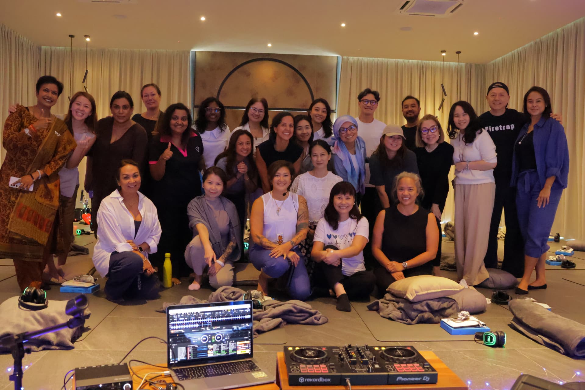 Group photo of guests and facilitators after the experience